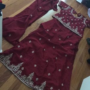 Desi outfit\ lanngar